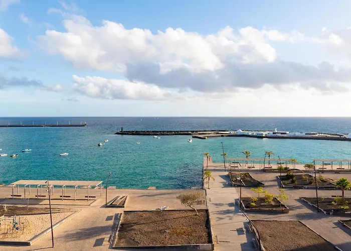 Fee4me: First Line Luxury Lejlighed Arrecife (Lanzarote)