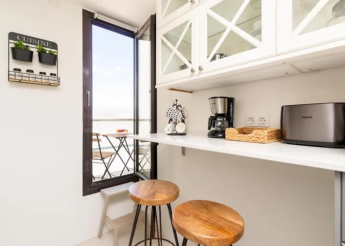 Fee4me: First Line Luxury Apartamento