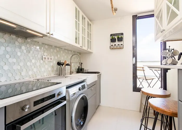 Fee4me: First Line Luxury *