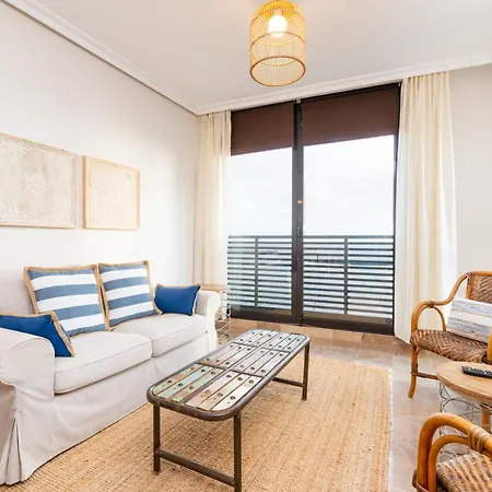 Fee4me: First Line Luxury Appartement *